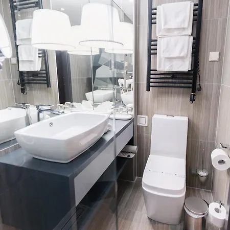 Science Premium Hotel 4*